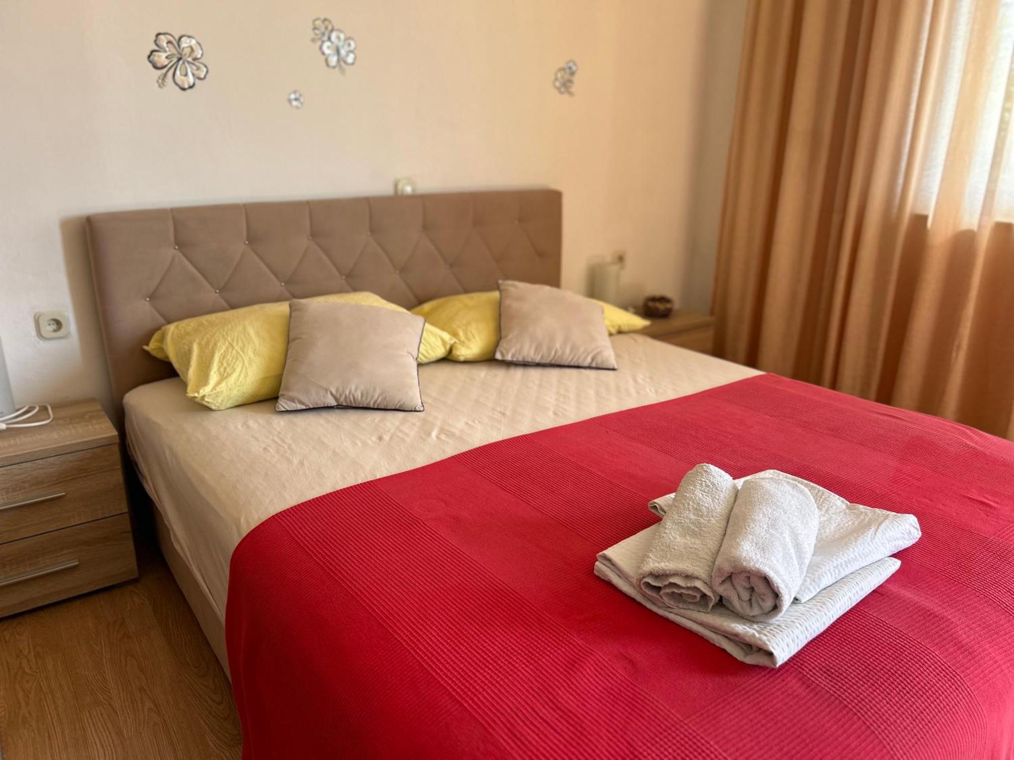 4 Sisters Apartments Gradac  Exterior foto